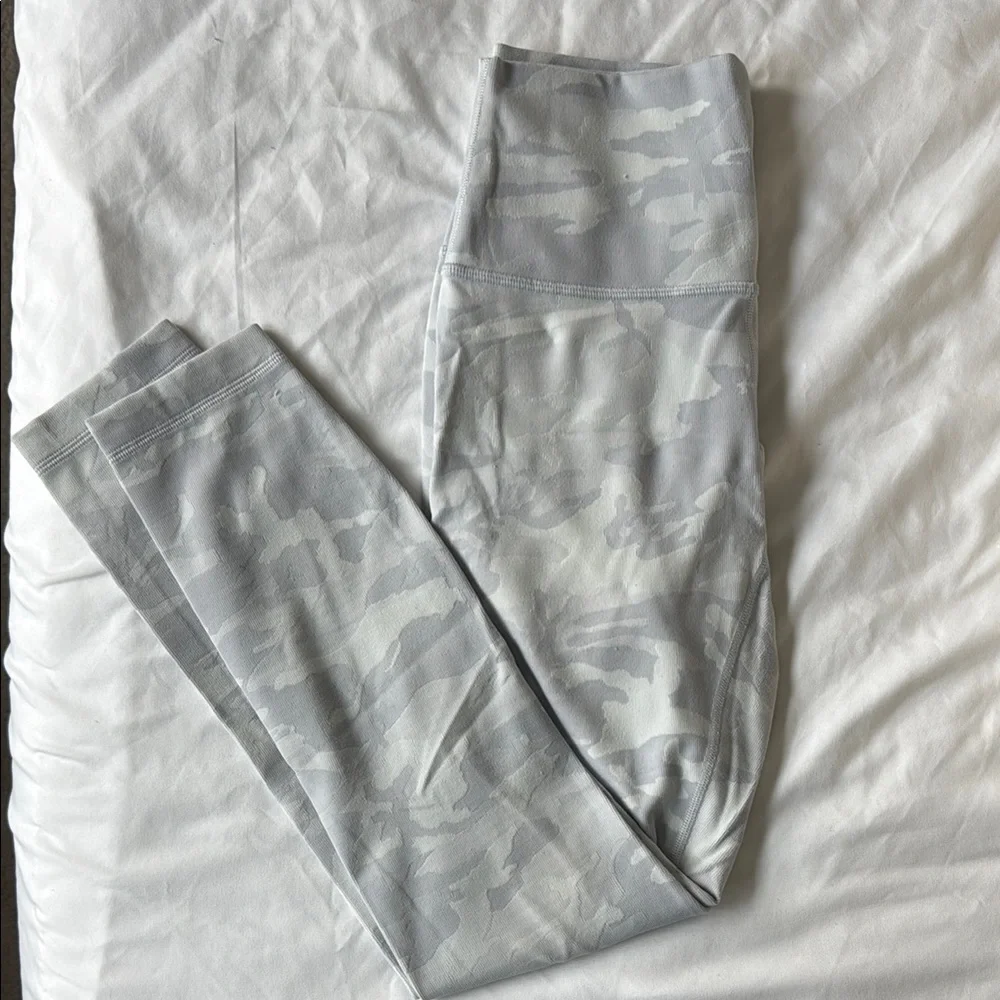 Lululemon Athletica Gray Camo Leggings - Picture 1 of 3